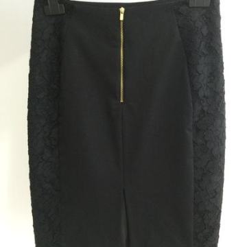 H&M crna suknja s detaljima čipke