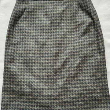 Karirana suknja vl. 40 / RASPRODAJA