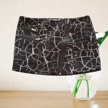 Kookai crno bijela minica 42 odgovara za