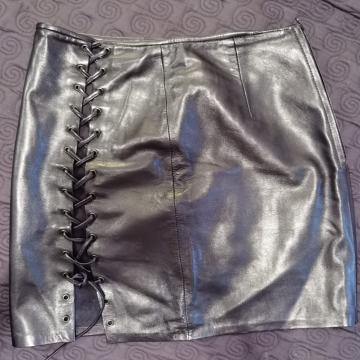 NOVA KOŽNA SUKNJA - 750 KN