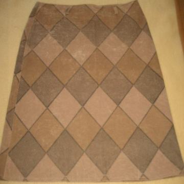 SMEĐA SUKNJA VEL. 36