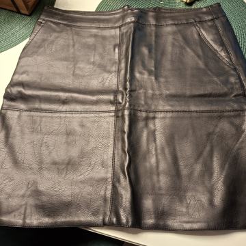 KOŽNA SUKNJA vel 38 - NOVO