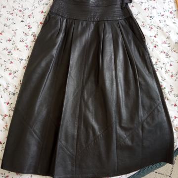 Kožnata /prava koža/ suknja, 36