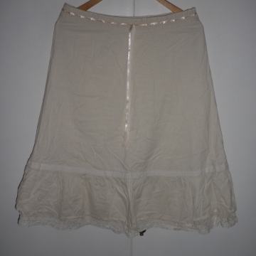 LAGANA PAMUČNA SUKNJA 38 / 40 M
