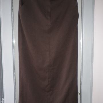 LAGANA SUKNJA OD VISKOZE 38 M