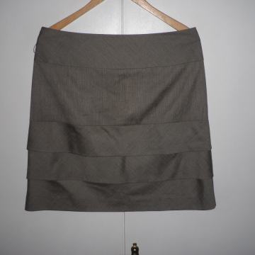 LAGANA SUKNJA OD VISKOZE 38 M