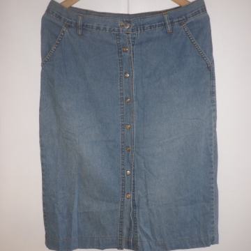 LAGANA TRAPER SUKNJA NA KOPČANJE 40 M - L