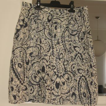 LANENA SUKNJA VEL. 38/40