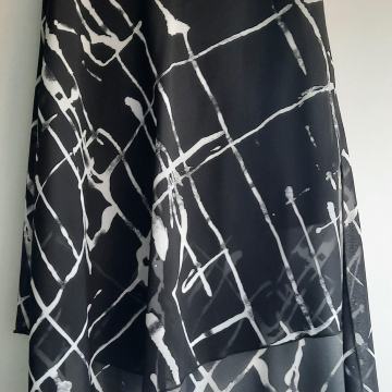 Lepršava, asimetričnog kroja