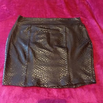 NOVA C&A MINICA 38 M KRATKA SUKNJA ŠOS CROCO