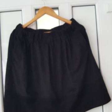 S.Oliver suknja br 42