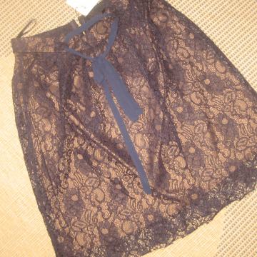 PLAVA ČIPKANA SUKNJA VEL. S - NOVO S ETIKETOM