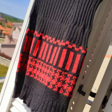 Pletena crno-crvena ljetna suknja L