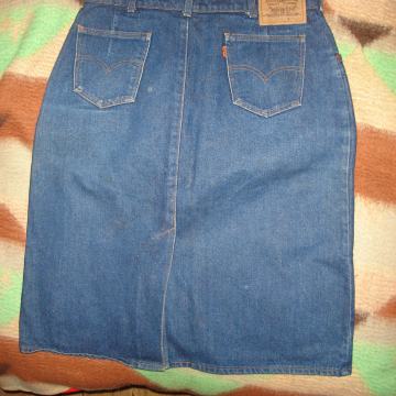 prodaje se ženska suknja,prodajem suknju,novu,Levi`s