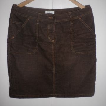 PROMOD - TOPLA SAMTANA SUKNJA 38 / 40 M