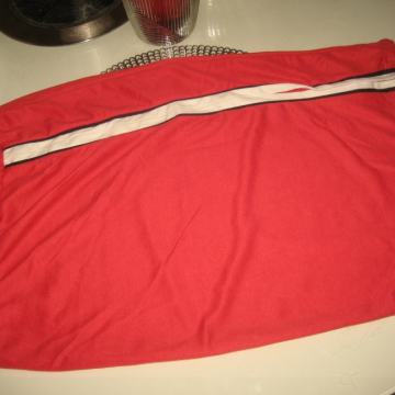 CRVENA SUKNJA NA GUMU VEL. L - NOVO