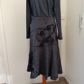 siva izvezena suknja 40