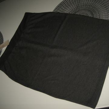 SIVA SUKNJA NA GUMU VEL. L NOVO