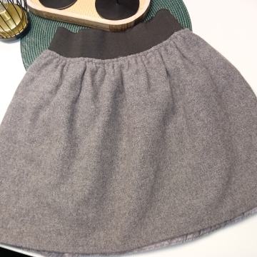 Siva suknja na gumu vel.UNI