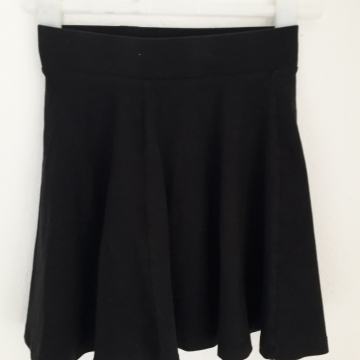 Skater crna suknja HM 36