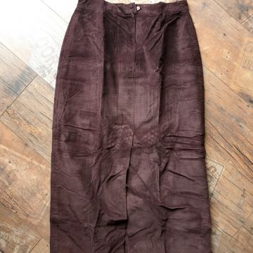 Smeđa duga suknja samt S