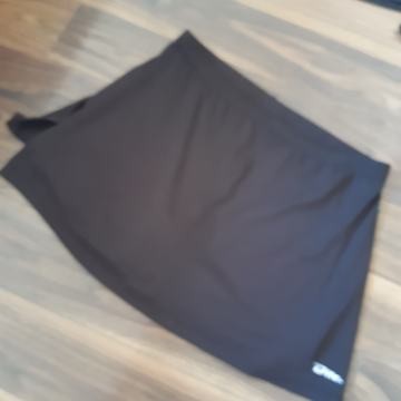 Sportska suknja 40/42