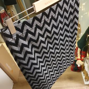 Srebrno crna suknja, vel 48/50