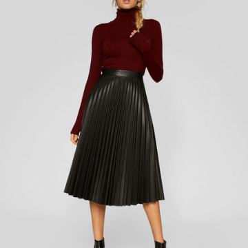 Stradivarius kožna plisirana suknja