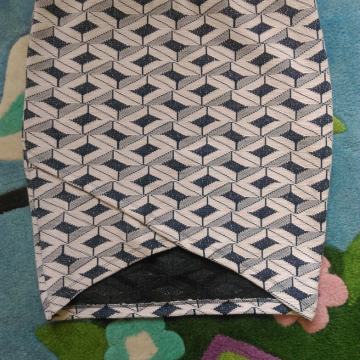 Stradivarius pencil suknja