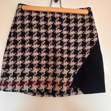 Stradivarius tvid vinena suknja