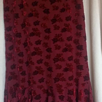 NOVA SUKNJA 40 M BORDO VOLANI ŠOS DUŽA PLIŠ