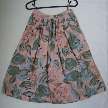 Suknja sa cvjetnim uzorkom vl. 36/38 / RASPRODAJA