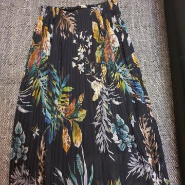 Suknja na gumu, broj S do L,šarena