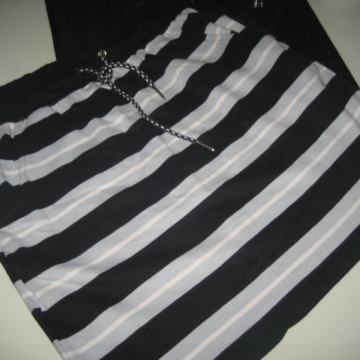 SUKNJA NA GUMU VEL. L - NOVO