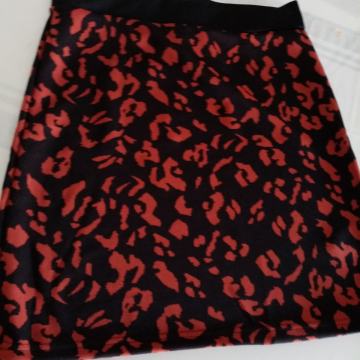 Suknja na gumu vel. L - NOVO S ETIKETOM