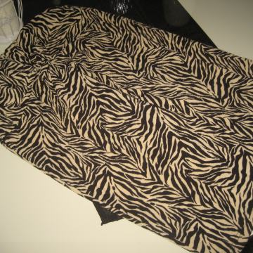 SUKNJA NA GUMU VEL. UNI - NOVO