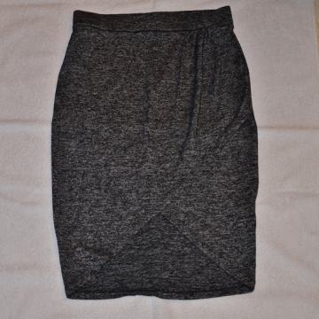 SUKNJA NA GUMU VEL. UNI - NOVO