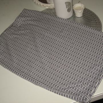 SUKNJA NA GUMU VEL. M-L  NOVO