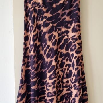 Suknja s leopard uzorkom