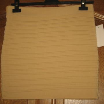 SUKNJA vel.  M  NOVO