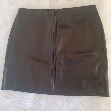 Suknja mini kožna, veličina XL