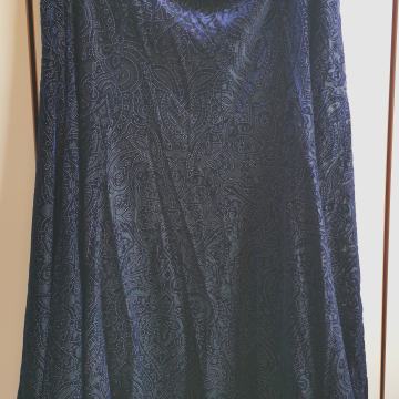 Suknja nova, nenošena