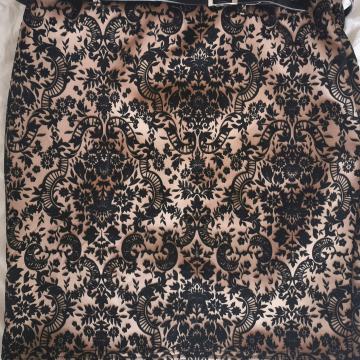 Suknja nova, nenošena