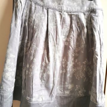 Suknja nova, nenošena