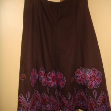 NOVA SUKNJA 36 38 S M SMEĐA PUNI KRUG PAILLETTE ŠLJOKICE CVIJET ŠOS