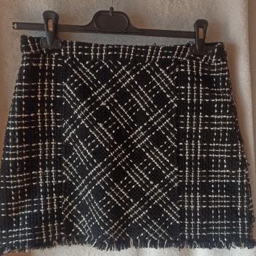 SUKNJA ŠOS 38 M BUKLE TVID CRNO BIJELO