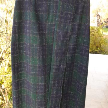 Suknja uska karirana, 42, šal iste tkanine