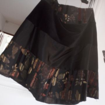 SUKNJA vel.  38  NOVA