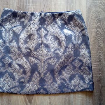 Suknja veličina 38 h&m