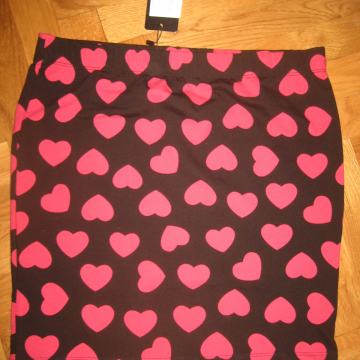 PAMUČNA SUKNJA NA SRCETA  VEL.  L - XL - NOVO